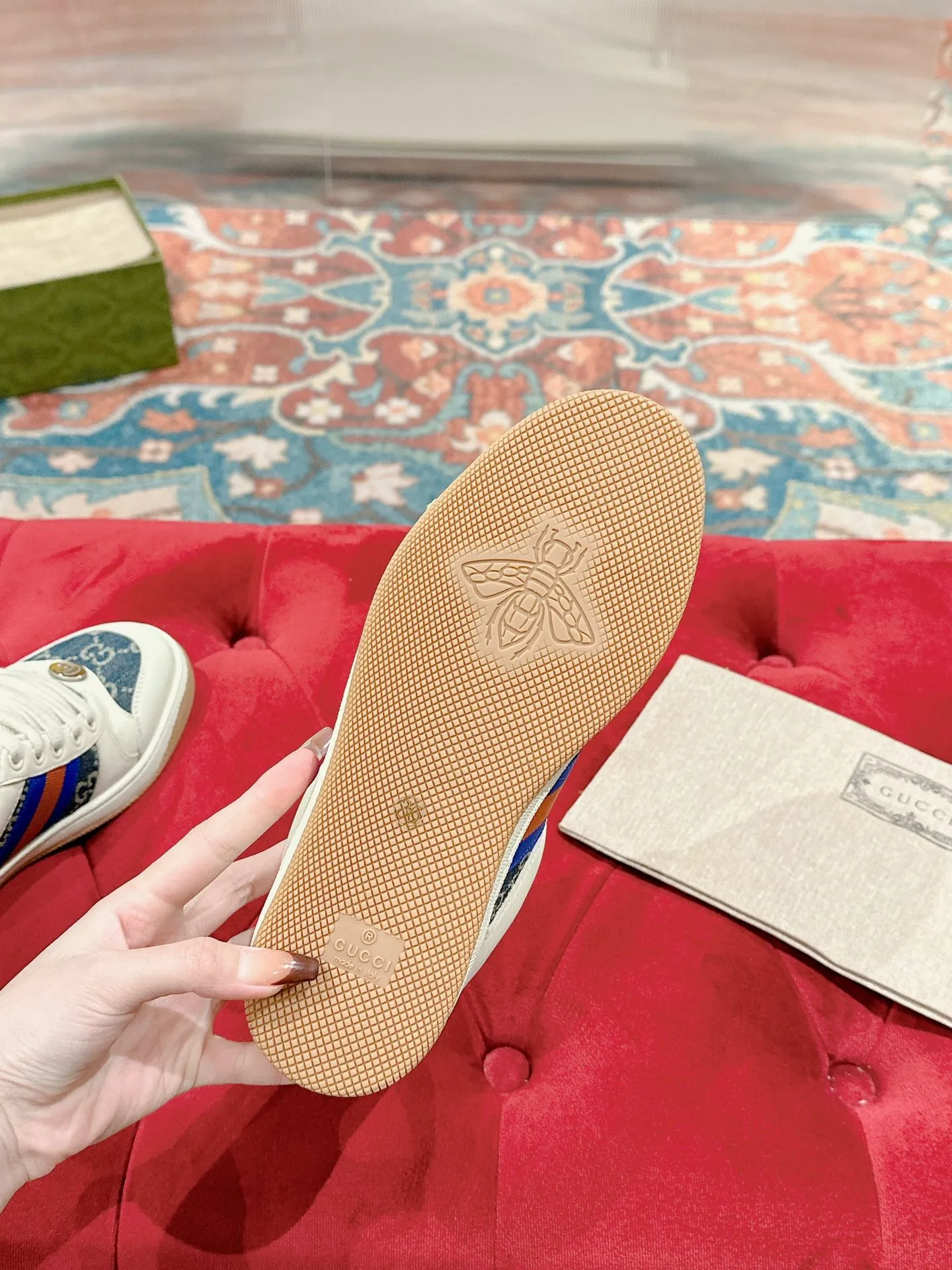 👟👟Ex-factory price 560👟👟 Men ➕10 Gucci————Purchase version GG series distressed dirty shoes-hot style is coming! 9 times out of 10 sales, you will definitely get the money. Ready stock! Spot goods! Spot goods! New colors added - the ultimate version on the market! Purchase the original version and develop it... fabric, material, outsole, and details can be compared at will! Open-mold Swarovski one-to-one replica rhinestone chain...Metal cherry pendant...Metal double G crystal cylindrical mark...Gucci original customized narrow webbing...Super flash series - flash diamond chain. The cherry decoration is detachable and can be changed into two to match with each other to show your personality. Exclusive color-brushed cowhide fabric. Hand-made distressed is very textured and has a sense of luxury! The details of the workmanship can be seen in the drawings, and no line is missed. The original terry cloth is delicate, soft and more comfortable and breathable. The privately stamped two-color original TPU outsole (lower layer is wider and the upper layer is narrower). Matching packaging⭐️ Size: Female 35-40 Male 39-44 (Female 41 Male 45 customized)